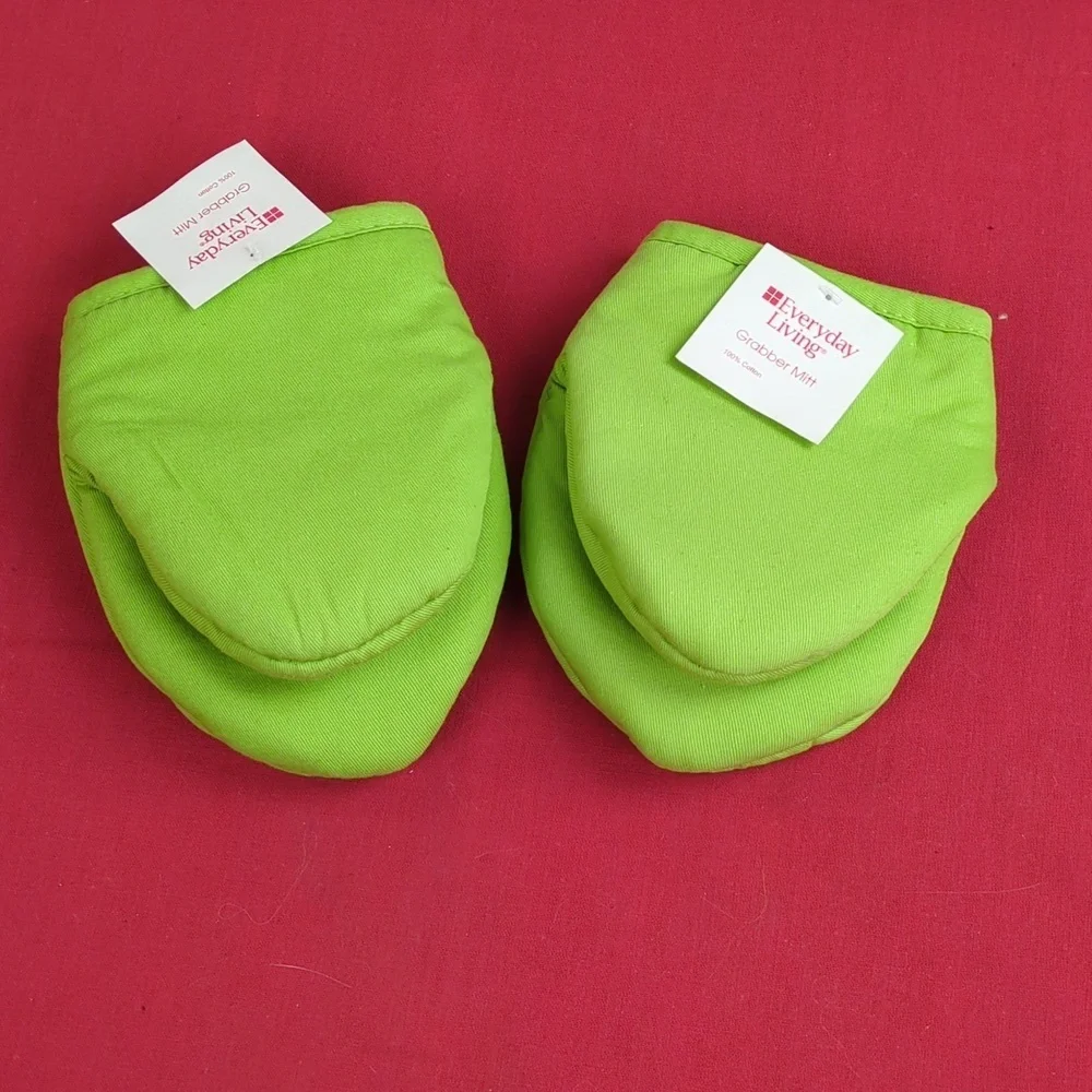 Everyday Living Green Grabber Mitt